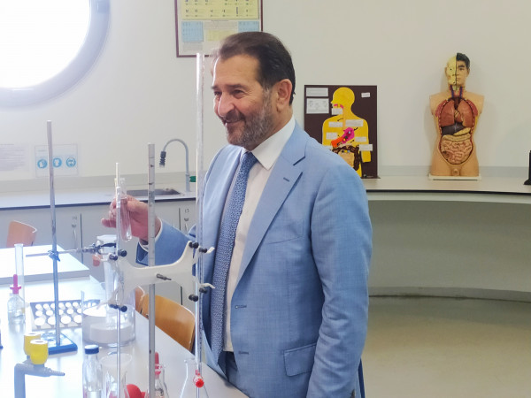 δρ κυπρος νικολαιδης αγγλικη σχολη 25.06