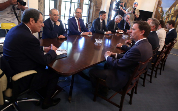 κολιν στιουαρτ νικος αναστασιαδης