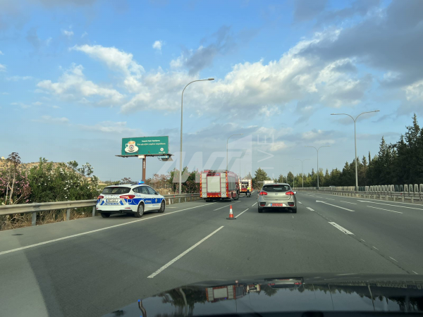 πυρκαγια οχημα 15/06