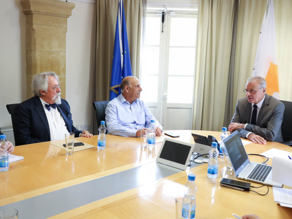 Υπουργός Εσωτερικών – Πρόεδρος Δ.Σ. Ινστιτούτου Δημογραφικής και Μεταναστευτικής Πολιτικής Κύπρου