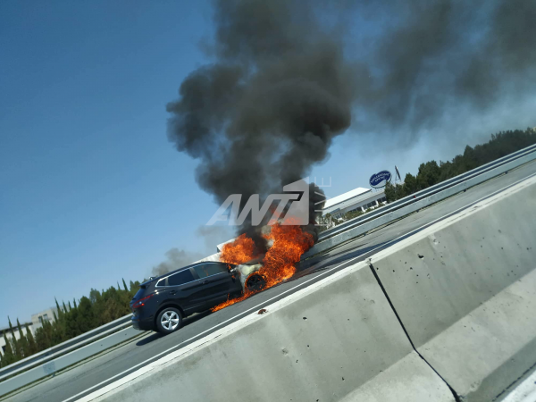 Πυρκαγιά σε όχημα στον αυτοκινητόδρομο