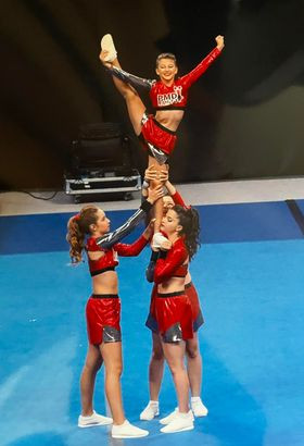 cheerleaders 1