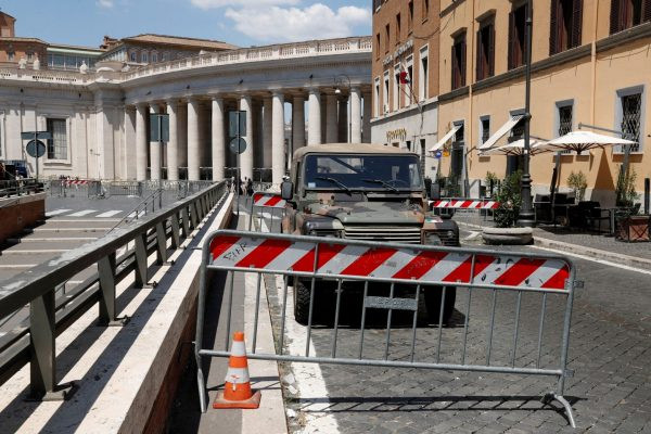 Οδηγός δεν σταμάτησε σε έλεγχο των καραμπινιέρων