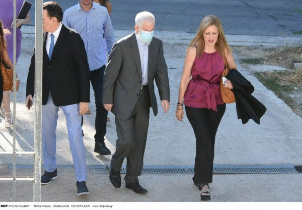 Πέτρος Φιλιππίδης