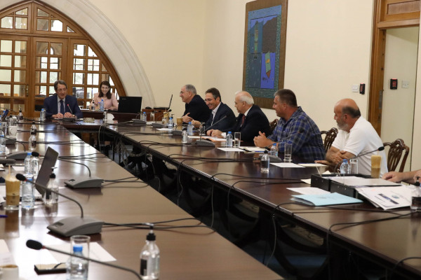 Προεδρικό σύσκεψη αγελαδοτρόφοι