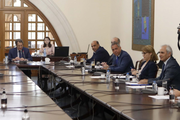 Προεδρικό σύσκεψη κατώτατος μισθός