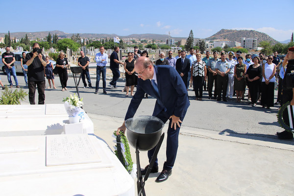 Υπουργός Άμυνας μνημόσυνο Μαρί