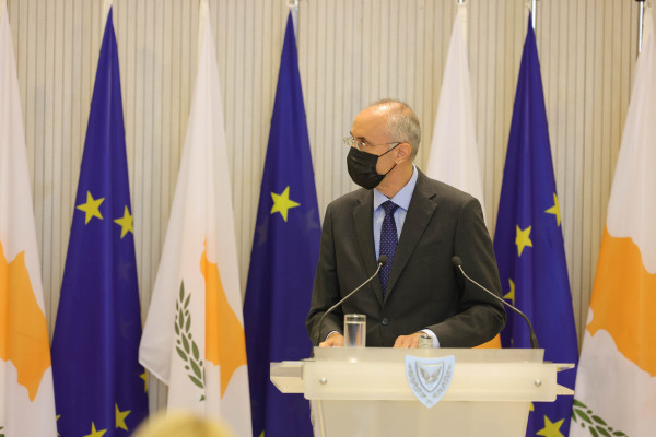 ανωτατος δικαστης