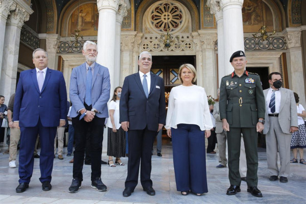 εισβολη αθηνα