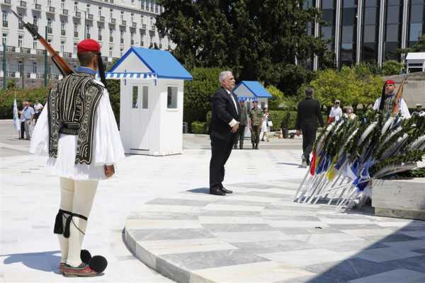 εισβολη αθηνα