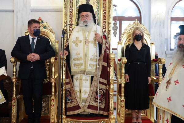 υπουργος οικονομικων 