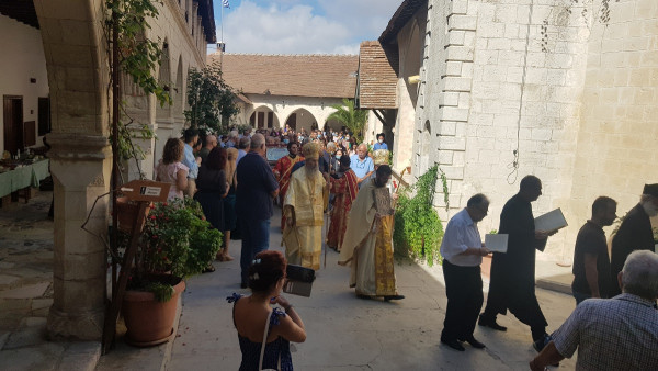 Παναγιά Χρυσορογιάτισσα