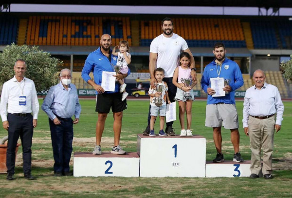 Απόστολος Παρέλης