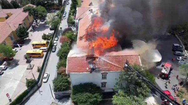 πυρκαγιά νοσοκομείο Κωνσταντινούπολη