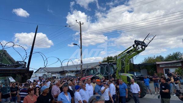 διαμαρτυρία συρματόπλεγμα.