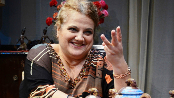 ελενη καστανη 