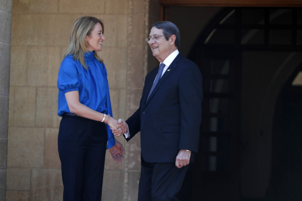 ρομπερτα μετσολα νικος αναστασιαδης