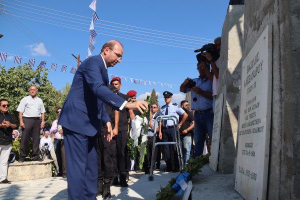 υπουργος αμυνας