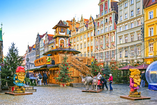 Christmas-Holiday-Market-Wroclaw-Poland