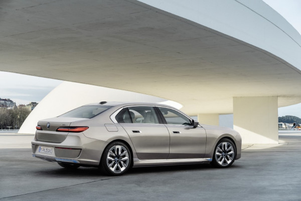 thumbnail_BMW 7 Series.