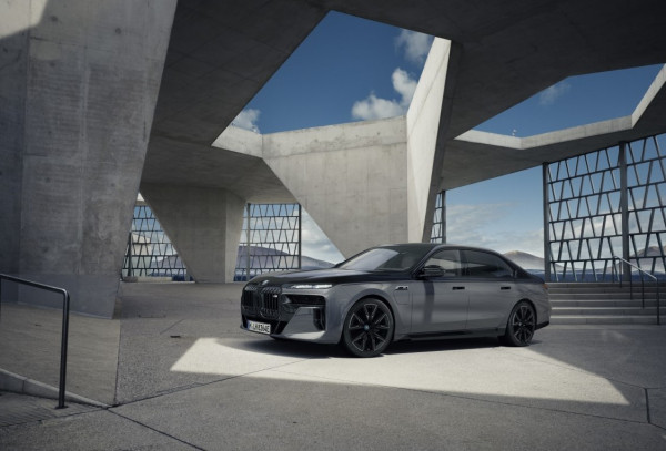 thumbnail_BMW 7 Series.