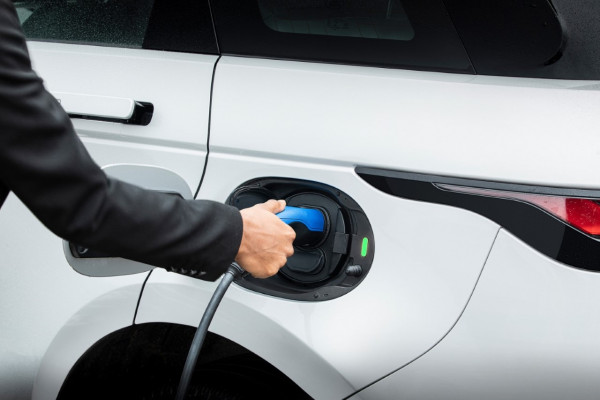 thumbnail_RANGE ROVER EVOQUE PLUG-IN HYBRID