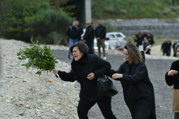 μνημόσυνο Τέμπη.