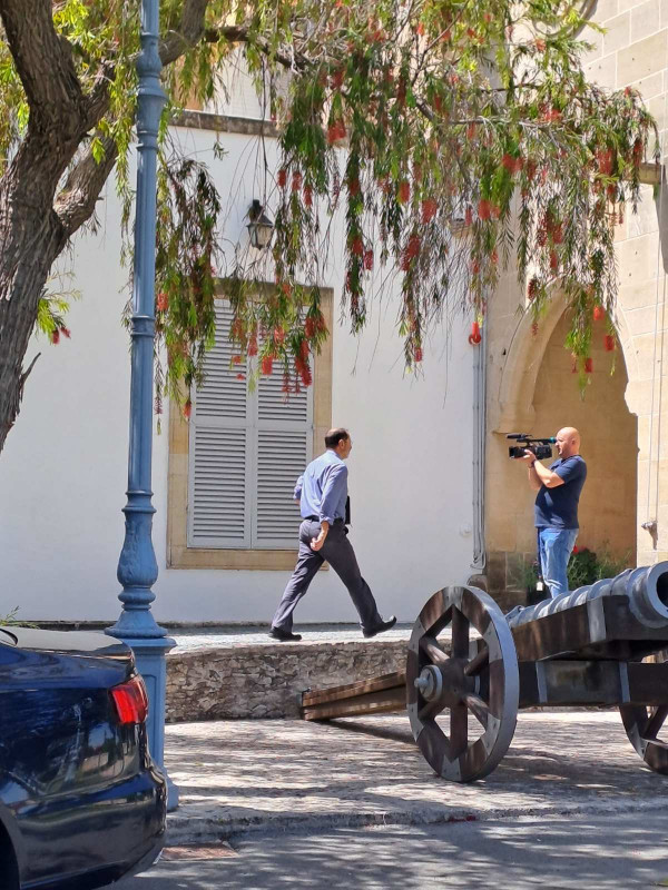 ερ