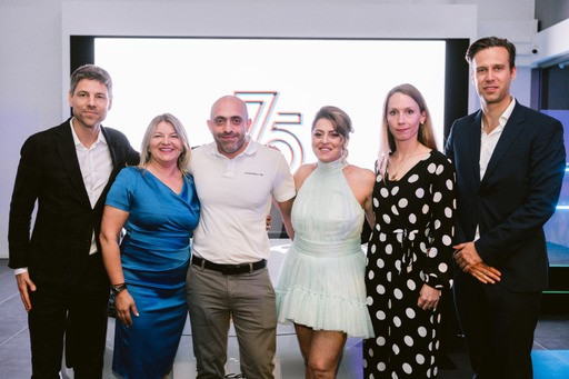 υ6