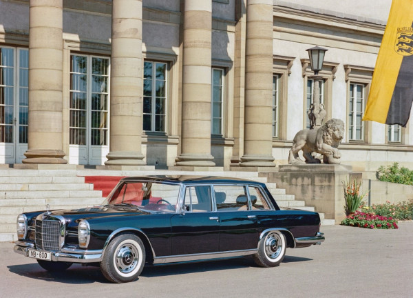 thumbnail_Mercedes-Benz 600 -1.j