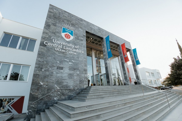 UCLan Cyprus πανεπιστήμιο
