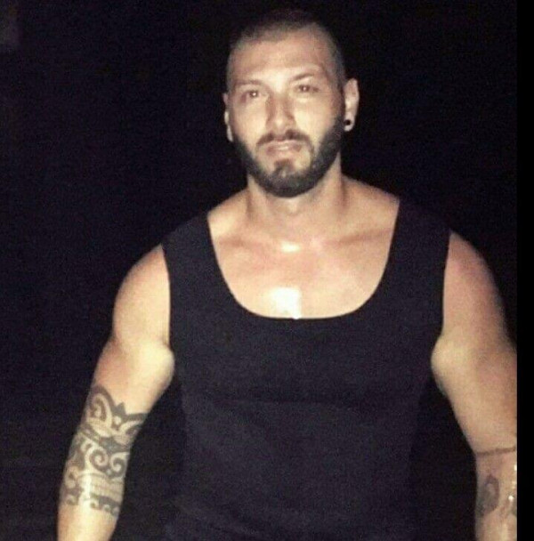 9p8y