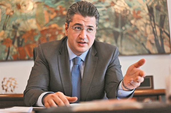 Απόστολος Τζιτζικώστας