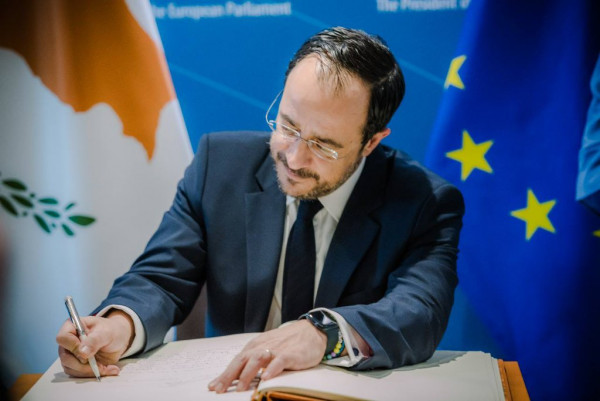 νικος χριστοδουλιδης