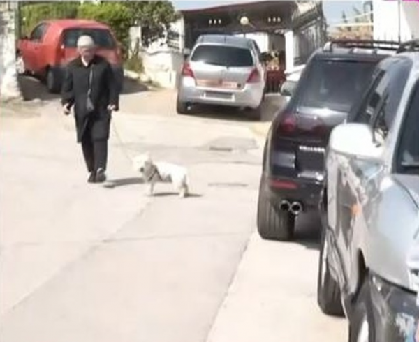ι