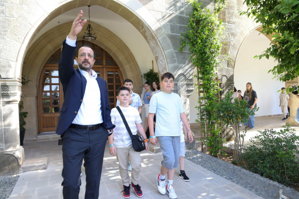 προεδρος της δημοκρατιας (4)