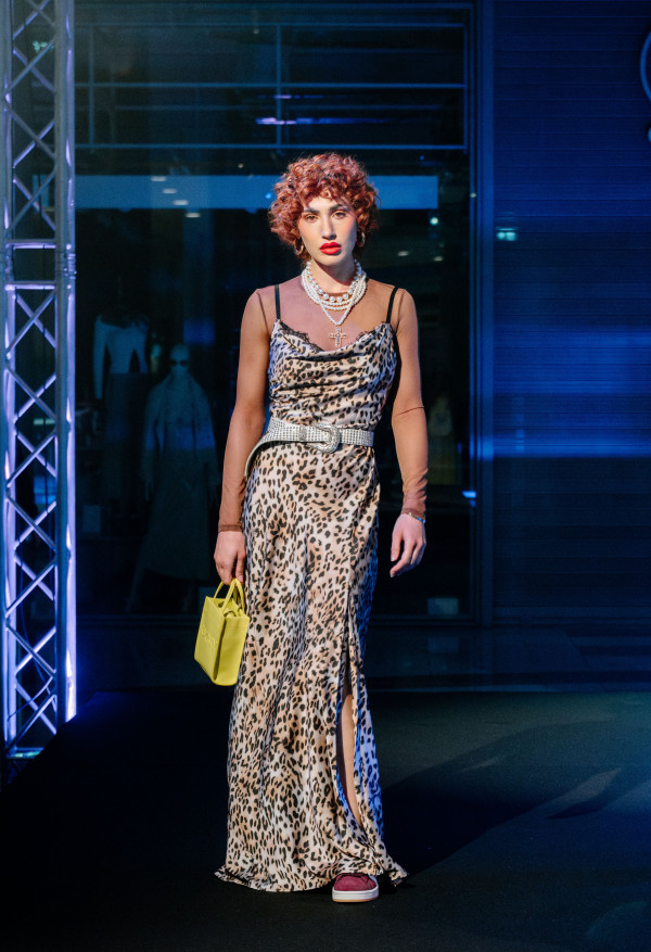 Στιγμιότυπο από το catwalk