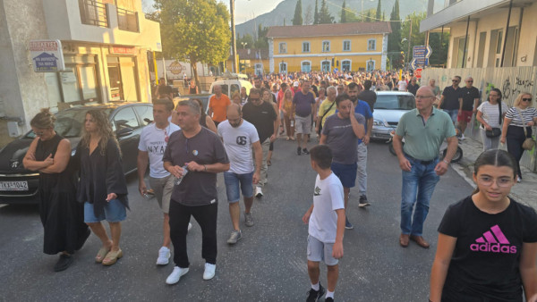 συγκεντρωση τεμπη 3