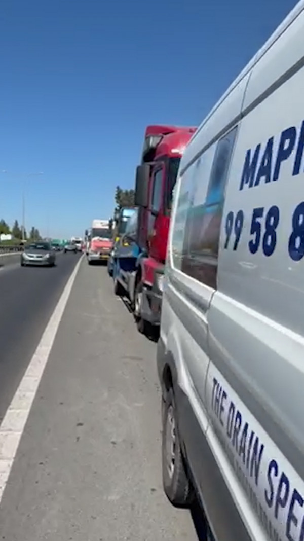 ΄΄