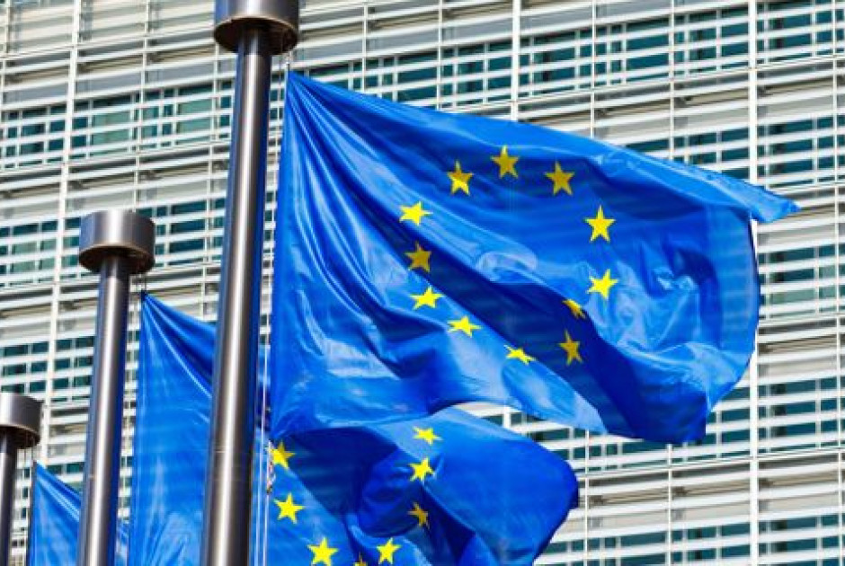 &Kappa;&omicron;&mu;&iota;&sigma;&iota;ό&nu;: K&iota;&nu;&epsilon;ί &delta;&iota;&alpha;&delta;&iota;&kappa;&alpha;&sigma;ί&epsilon;&sigmaf; &gamma;&iota;&alpha; &Kappa;ύ&pi;&rho;&omicron; &kappa;&alpha;&iota; ά&lambda;&lambda;&alpha; 18 &kappa;&rho;ά&tau;&eta; &gamma;&iota;&alpha; &Sigma;&chi;έ&delta;&iota;&alpha; &Alpha;&nu;&alpha;&kappa;&alpha;ί&nu;&iota;&sigma;&eta;&sigmaf; &Kappa;&tau;&iota;&rho;ί&omega;&nu;