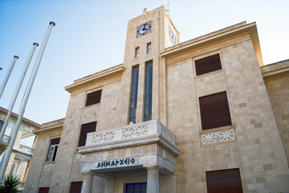 Πολίτες μπούκαραν στο Δημαρχείο Λεμεσού