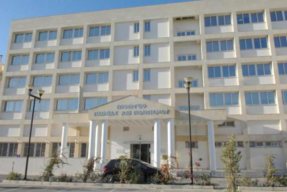 ΥΠΑΝ: Το σχολείο &quot;Morfosis&quot; δεν πληροί πρόνοιες για πιστοποιητικά καταλληλότητας κτηρίων