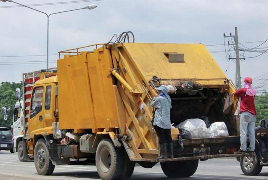 Λευκωσία: Σκουπίδια «έπιασαν» φωτιά μέσα σε σκυβαλοφόρο