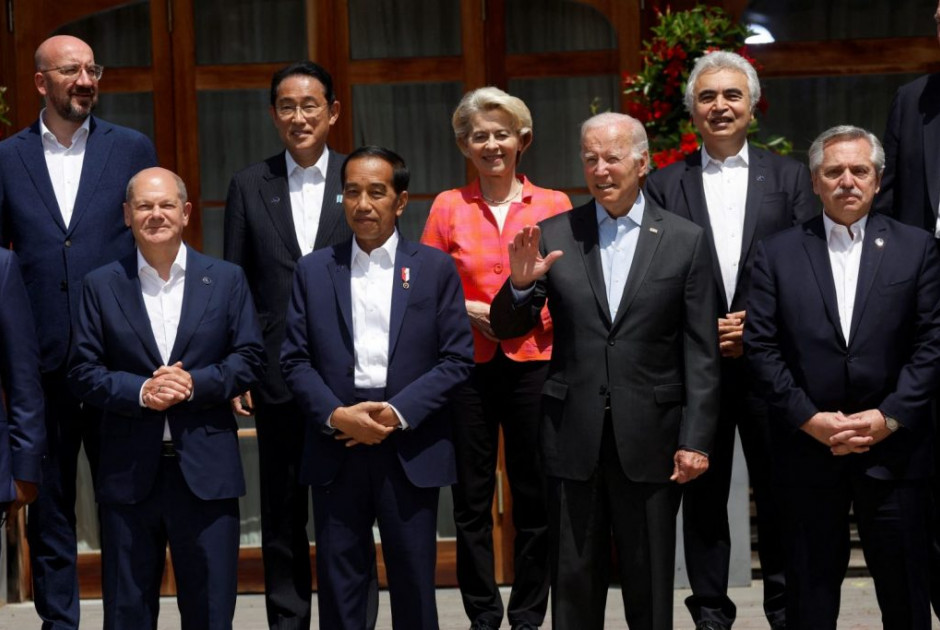 g7