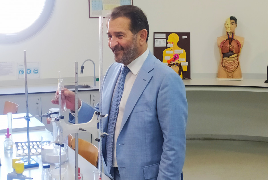δρ κυπρος νικολαιδης αγγλικη σχολη 25.06
