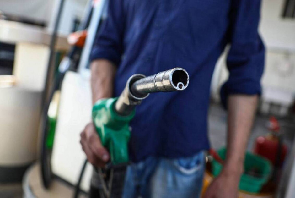 CNN: Γιατί το τέλος του πολέμου στο Ιράν δεν θα ρίξει άμεσα τις τιμές των καυσίμων