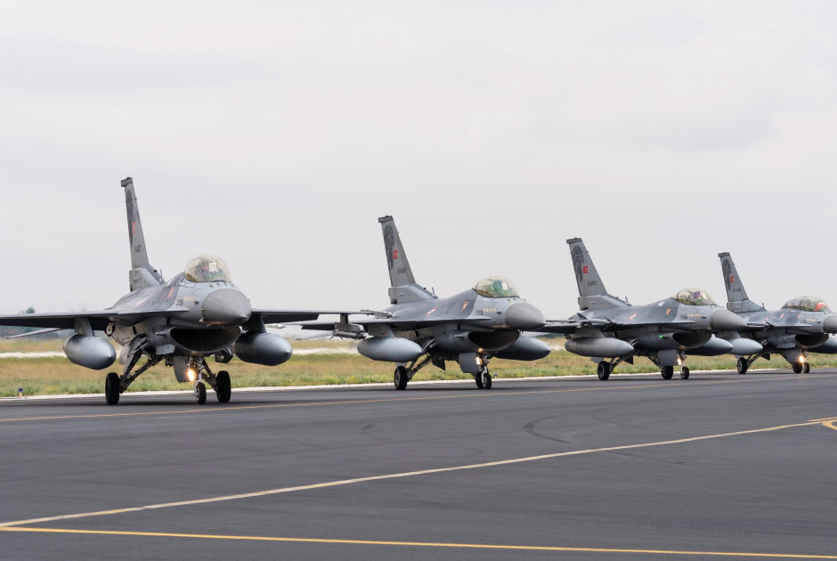 f 16 τουρκια