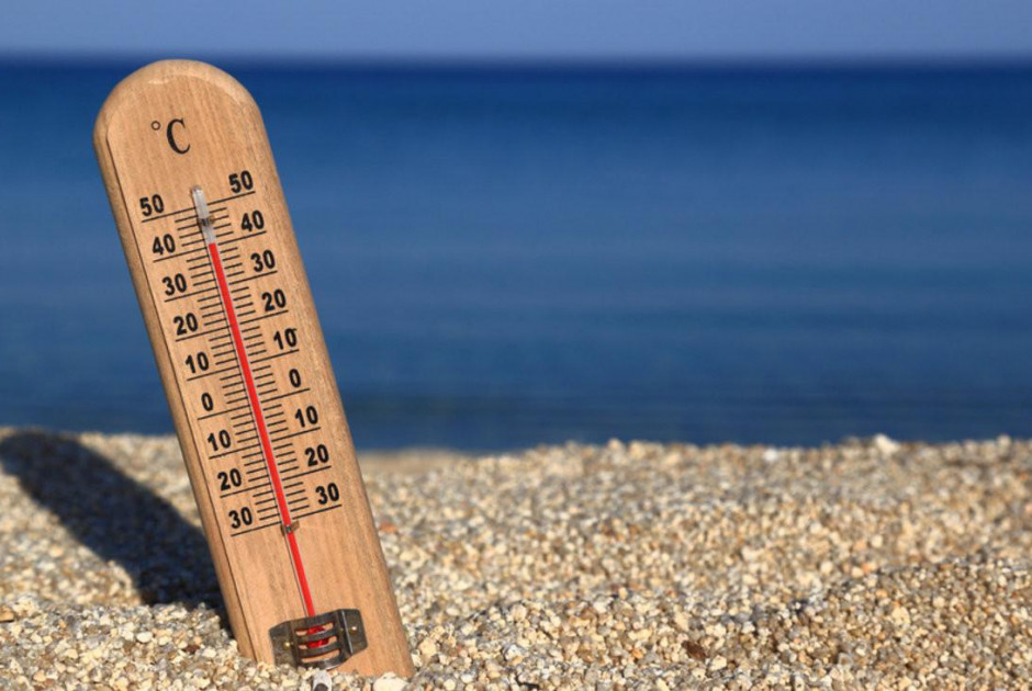 καυσωνας παραλια καλοκαιρι