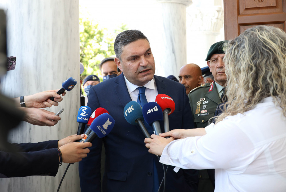 υπουργος οικονομικων 