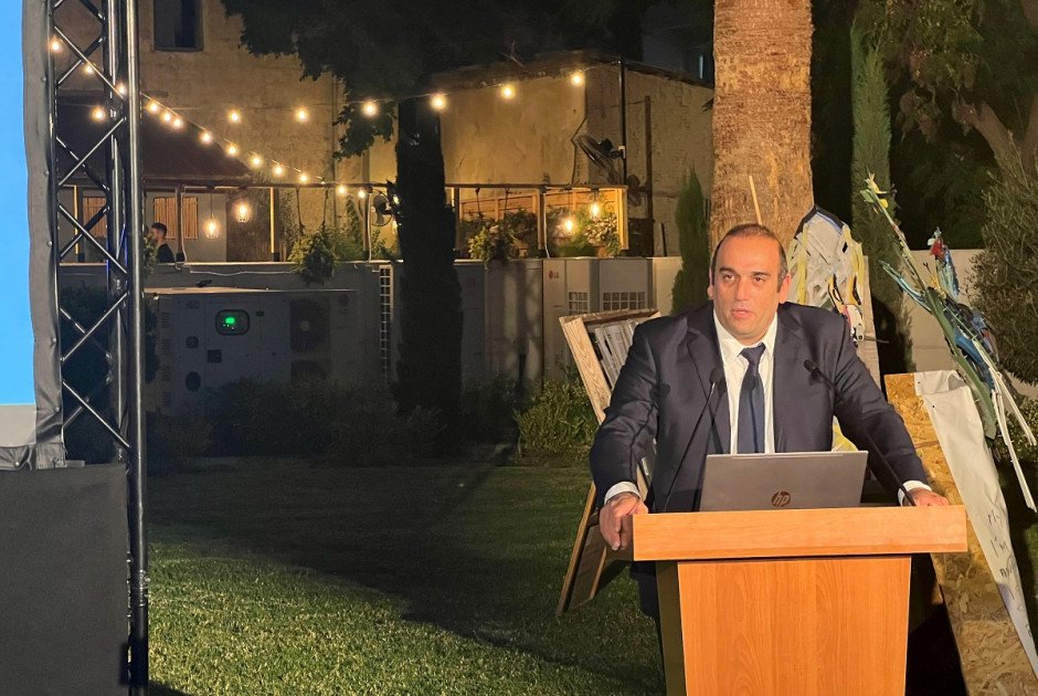 Γιάννης Καρούσος